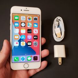 iPhone 7 - UNLOCKED - Like New  