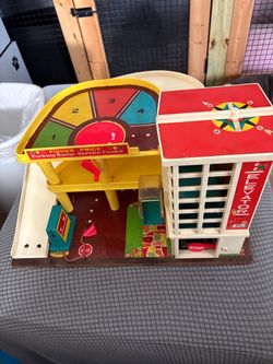 Vintage Fisher Price Action Garage