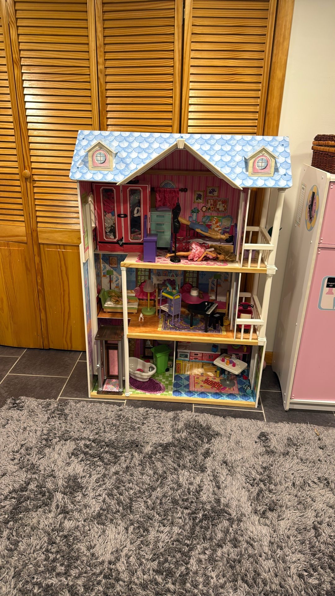 Barbie Dream Doll house By Kidkraft 