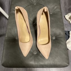 Nude Pumps