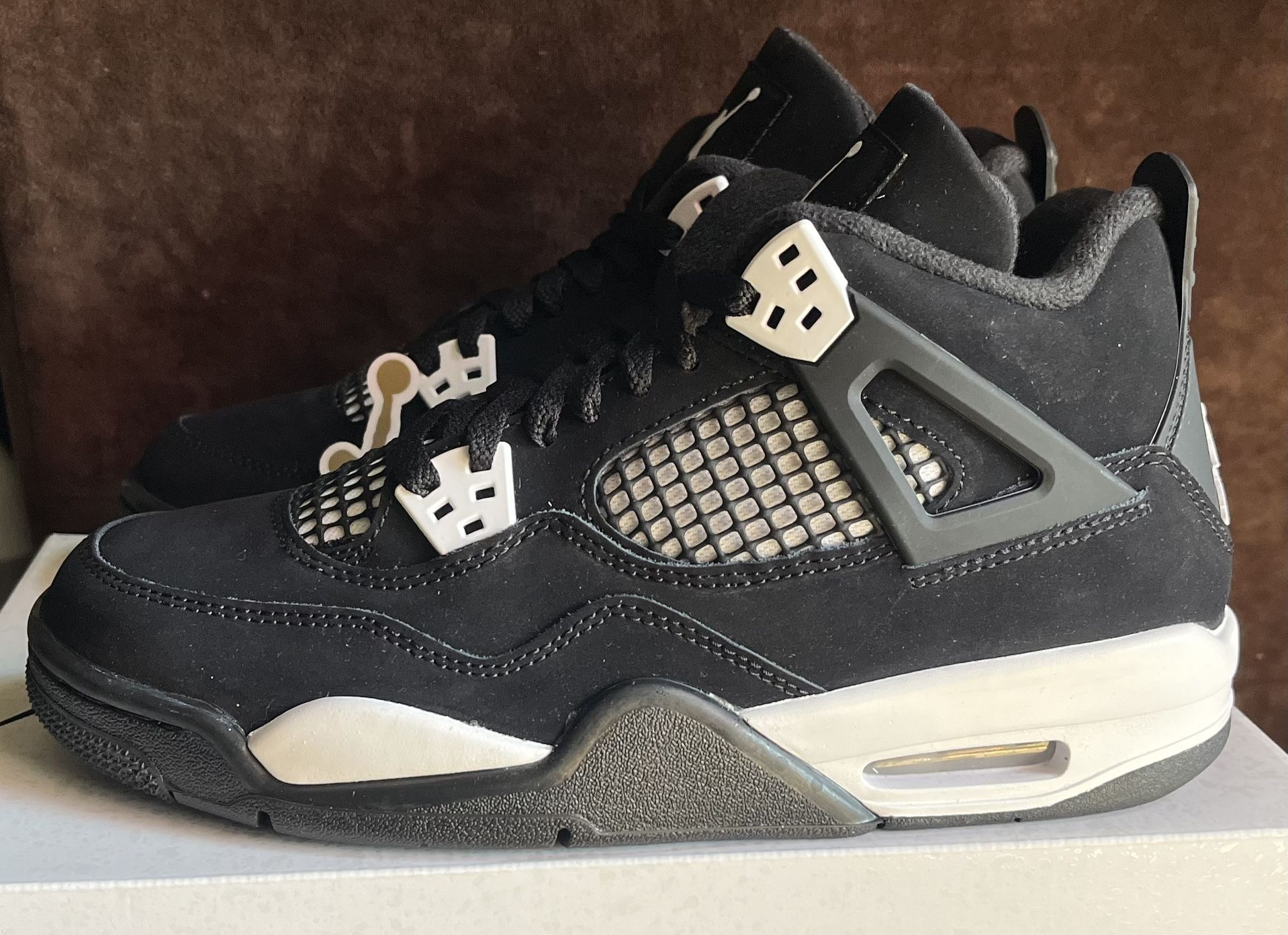 Jordan 4 Retro White Thunder Men’s Size 12 GS Size 6.5Y New DS