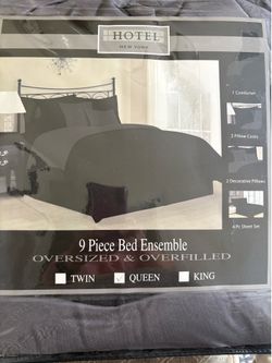 Comforter Set Queen like new good condition