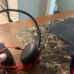 Headphones microphone