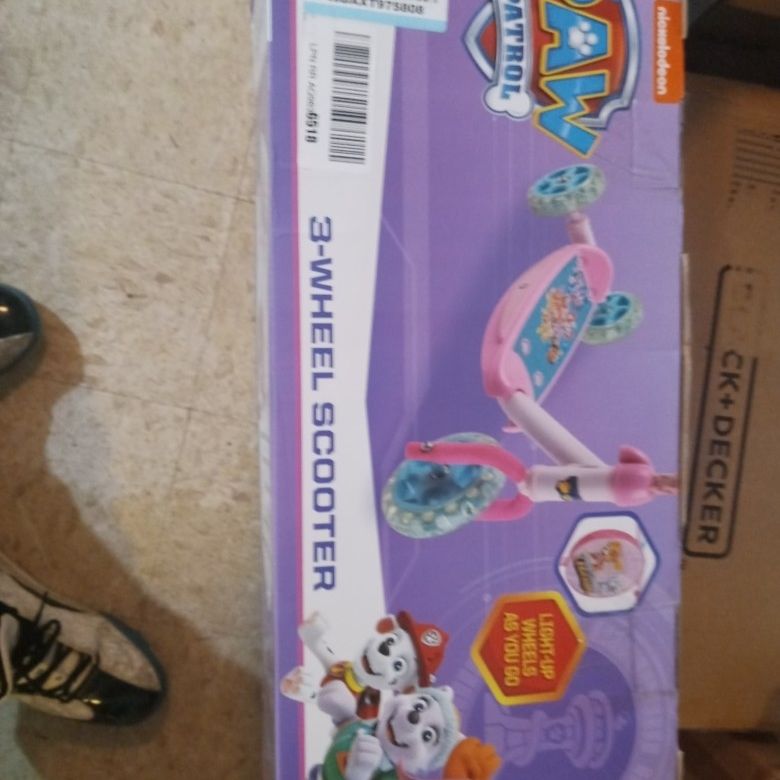 Paw Patrol 3 Wheel Scooter With Light up Wheels