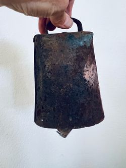 Antique🤷‍♀️ Hand Forged Metal Rusty Cowbell