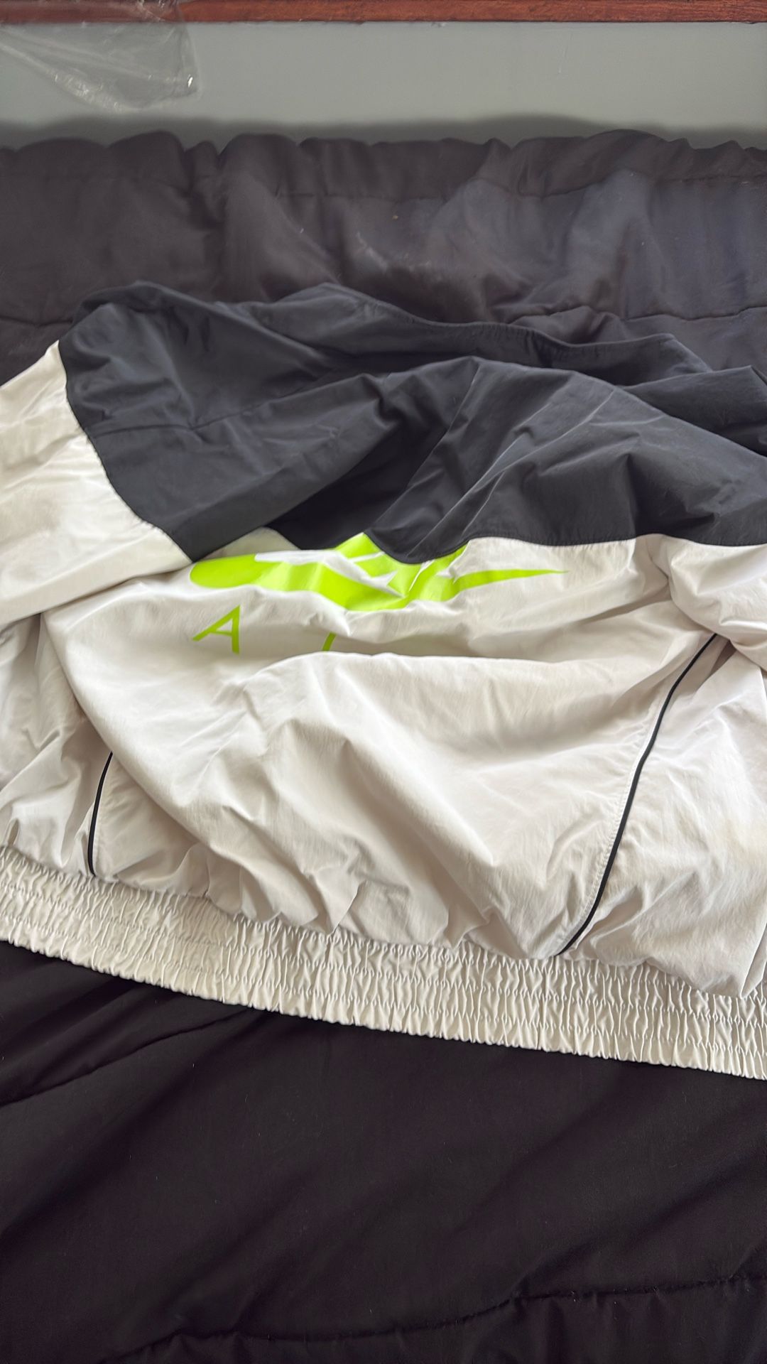 nike windbreaker