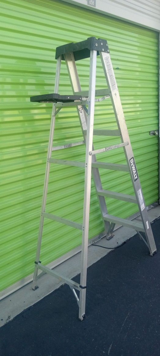 DeWalt  6' Aluminum Ladder Type I