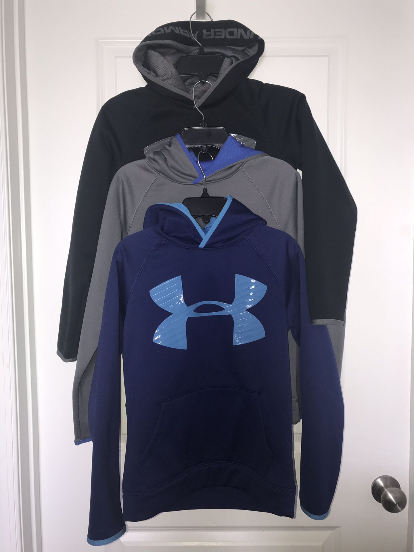 Boys Under Armour Hoodies (3) Size Youth Med