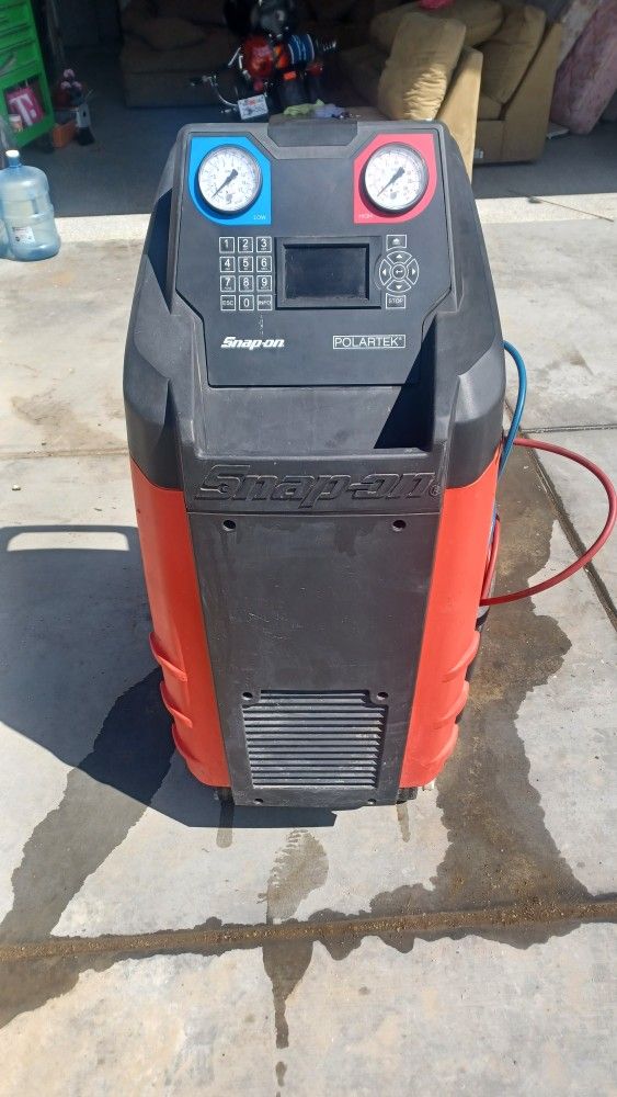 Snap On A/C Machine
