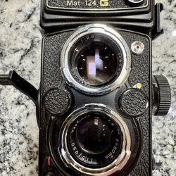 Yashica Mat 124G 6x6 TLR Medium Format Film Camera