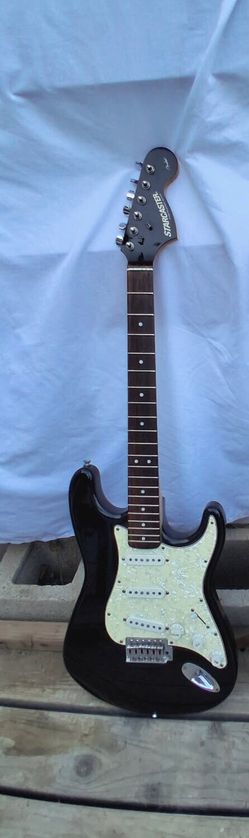 PLS READ DESCRIPTION- TRADE FOR AN ACOUSTIC GUITAR