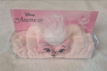 Marie plush spa headband.