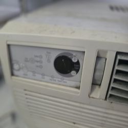 Window A/C UNIT