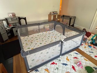 Large play pen (5x6 feet)