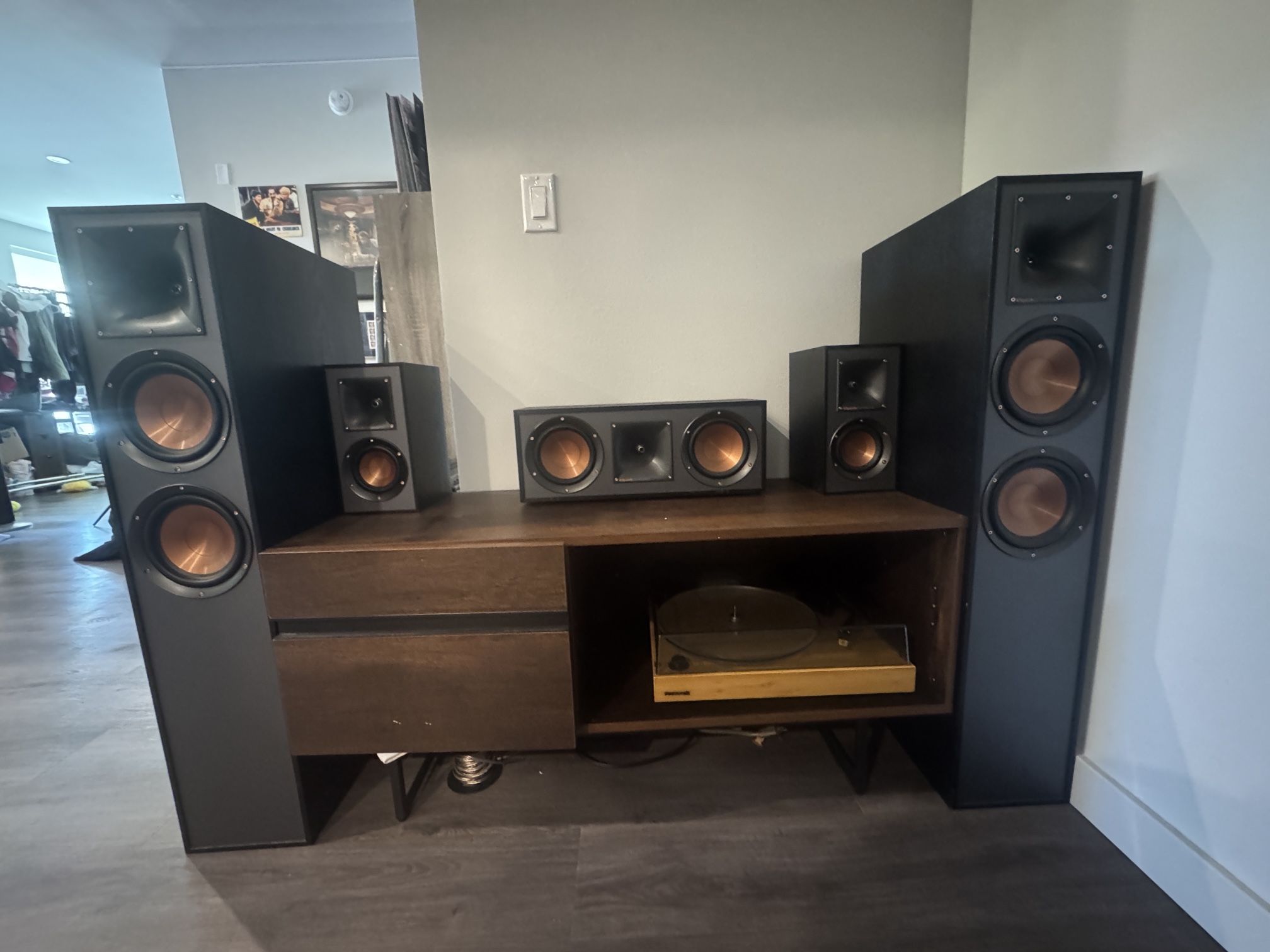 Marantz NR1520 Receiver with Klipsch R-625FA 5.1 Home Theater Pack
