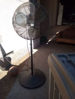 Cooler,fan,ninja pellet smoker.