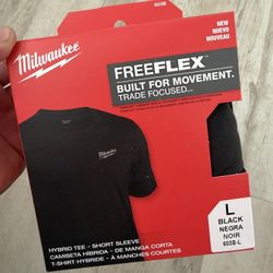 Brand new Milwaukee Men's Large Black Cotton/Polyester Short-Sleeve Hybrid Work T-Shirt