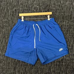 NIKE SHORTS SIZE LARGE 