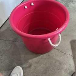 Plastic storage bucket