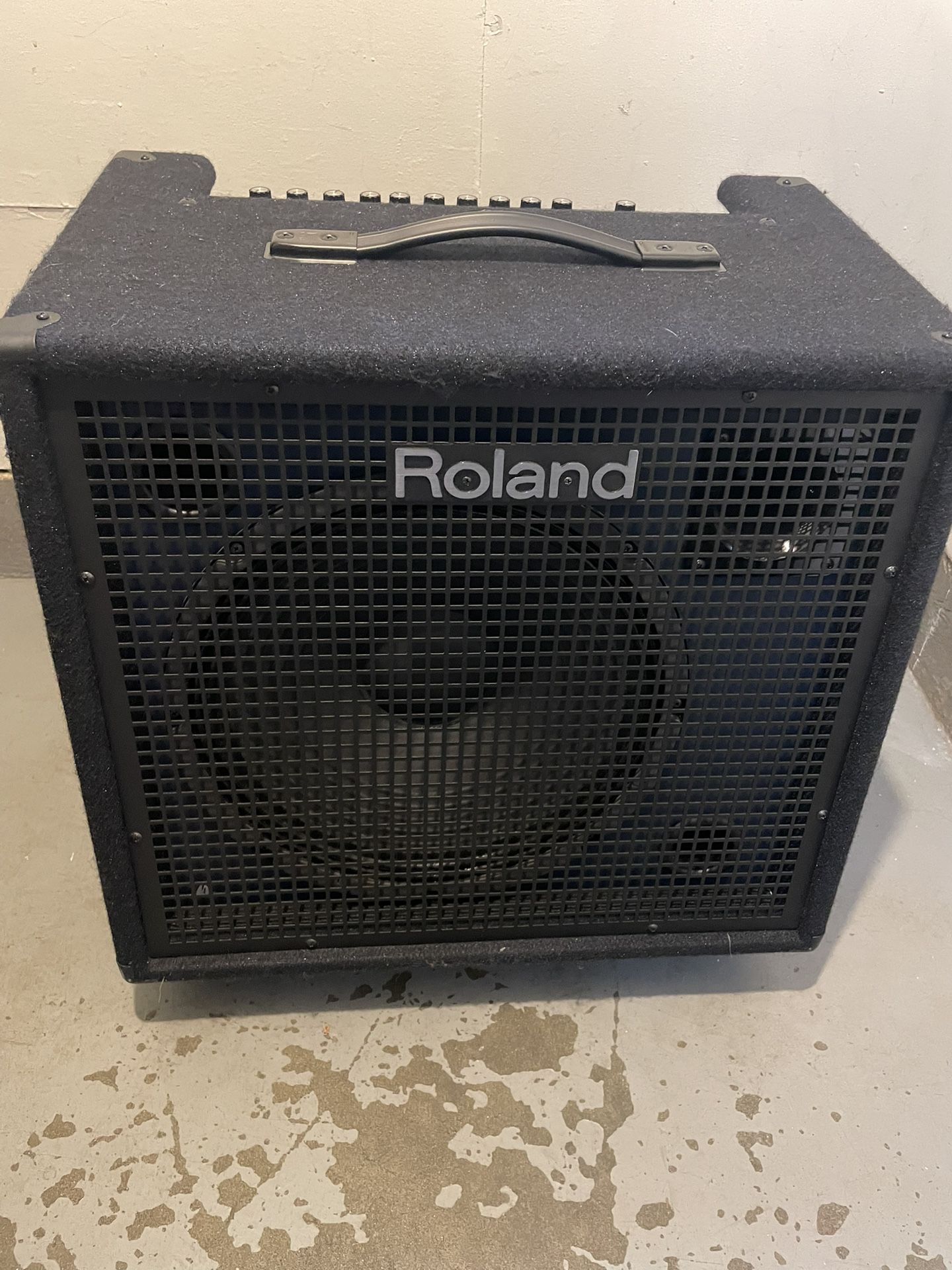 Roland KC 600 Keyboard Amp