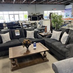 Dark Grey Sofa & Loveseat 🖤‼️ Easy Financing Available ✅