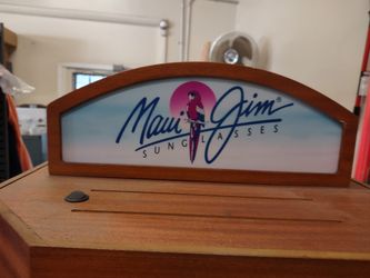Maui Jim Display Case