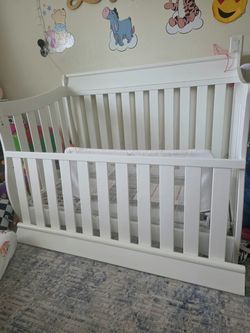 Dream on Me White Ashton Convertible 5-in-1 Crib