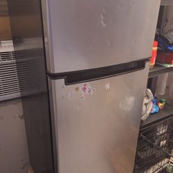 Refrigerator Small Magic Chef