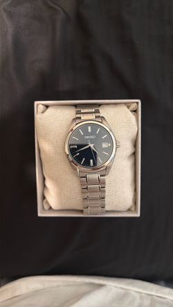 Men’s stainless steel seiko watch navy dial