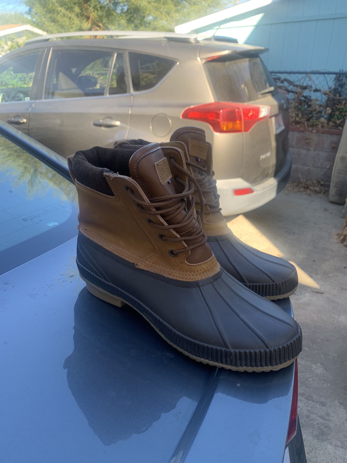 TOMMY HILFIGER SNOW BOOTS