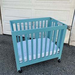 Foldable crib