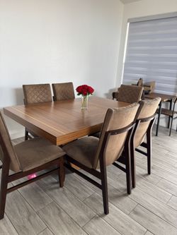 Dining Table & Chairs