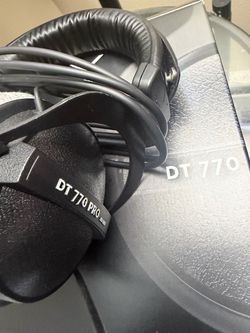 Beyerdynamic DT 770 PRO headphones w/  BOX NEW!