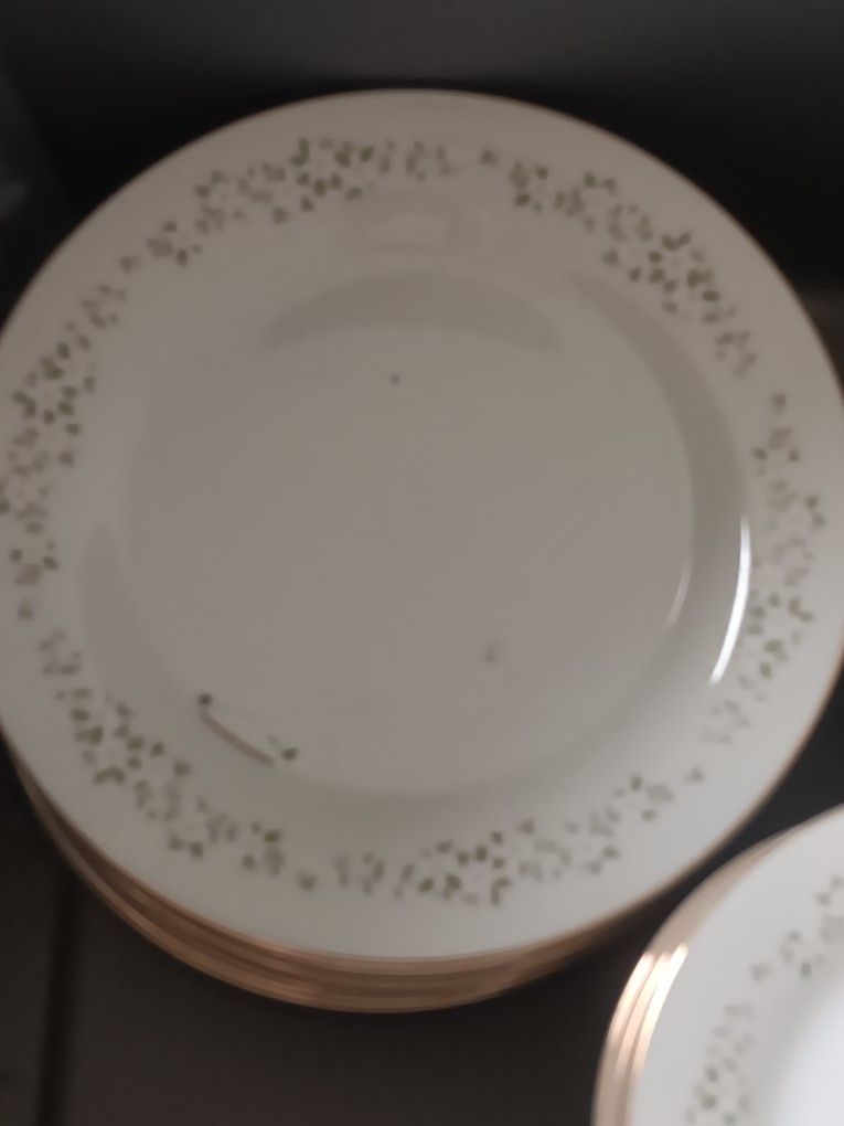 Ekco Products International Plates