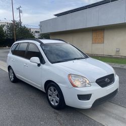 2008 KIA Rondo