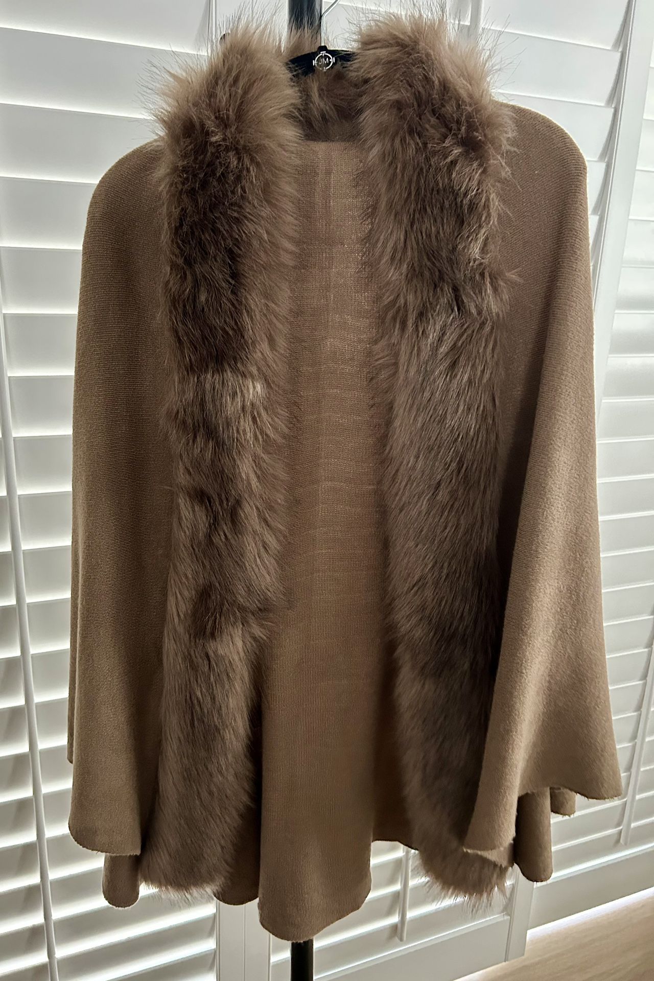 Ladies Fur Collar Shawl 