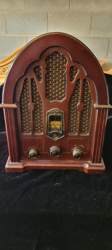 Vintage Cathedral Radio