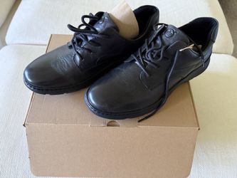 Brand new Born Cornell Oxford Shoes 