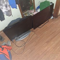 2 TV"s 1 Is Flat Screen Both Have Stands No Cracks Or Scratches 