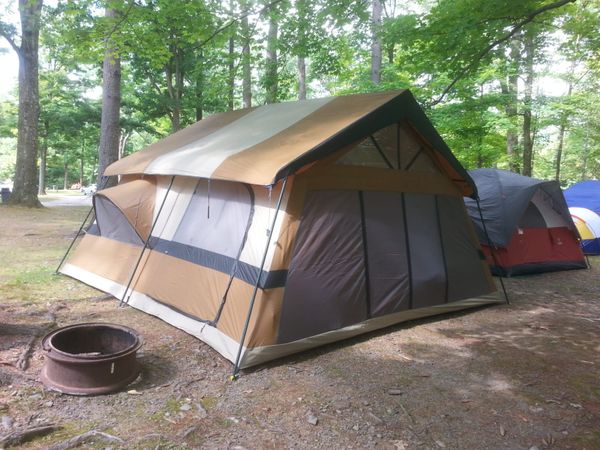 Vacation Cottage Tent