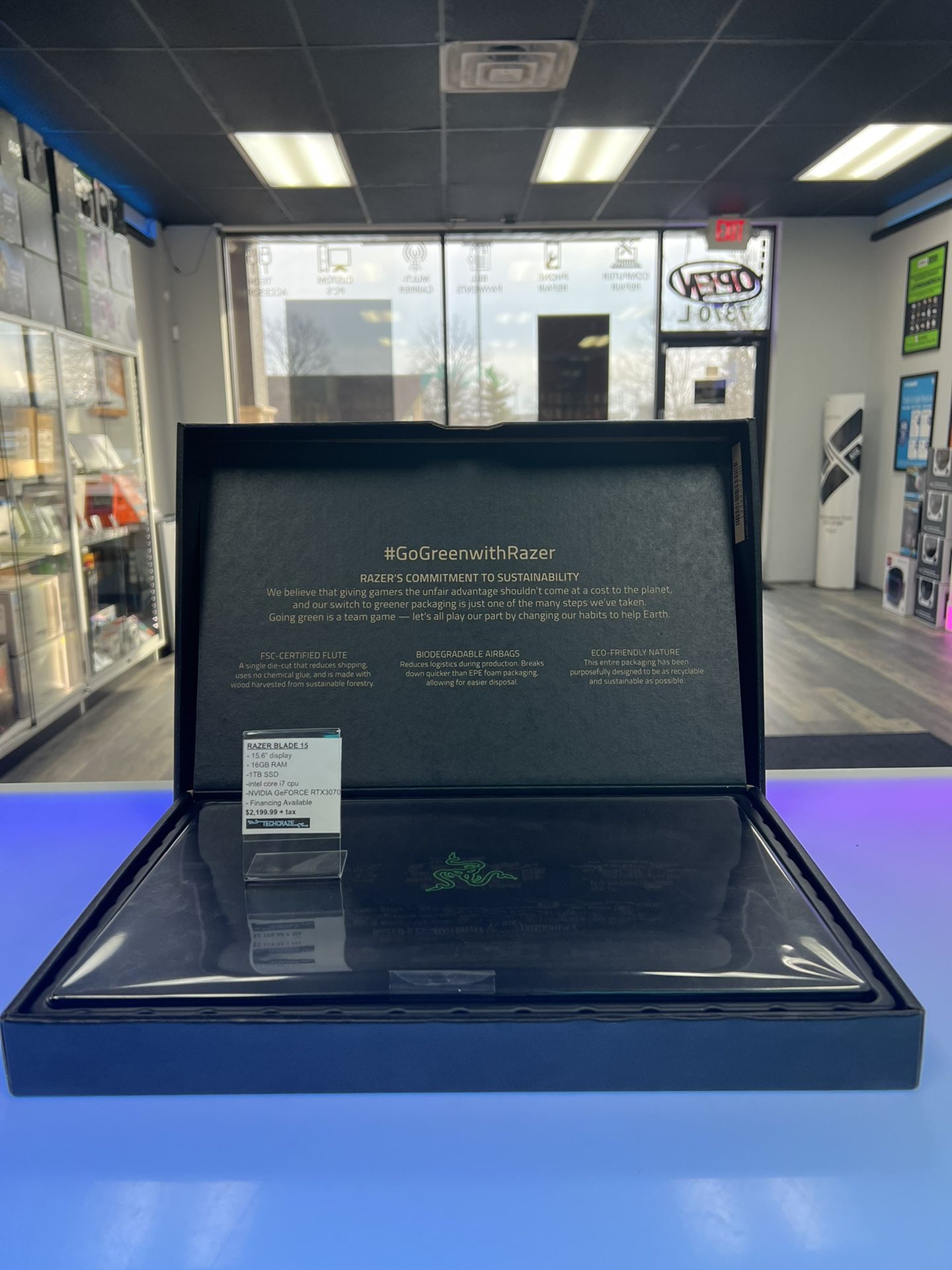 Razer Blade 15 - RTX 3070 Intel Core i7 - **BRAND NEW**