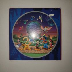 DISNEY - CELEBRATE THE FUTURE HAND IN HAND - 2000 HOLIDAY ORNAMENT
 - #1