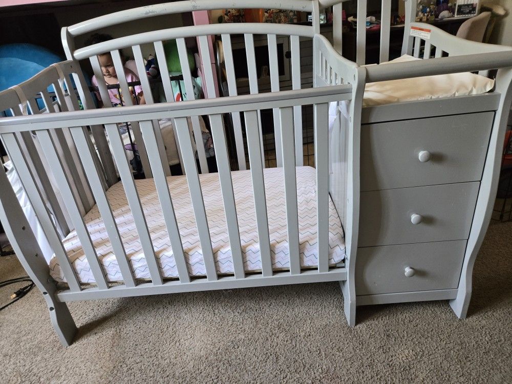 Mini Crib