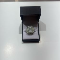 10kt 11.4 Grams Diamond Ring 