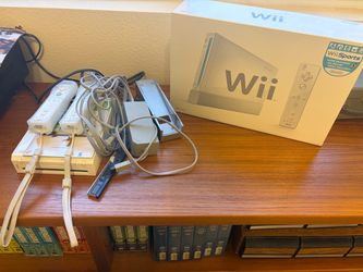 Nintendo Wii Console with Box and Accessories