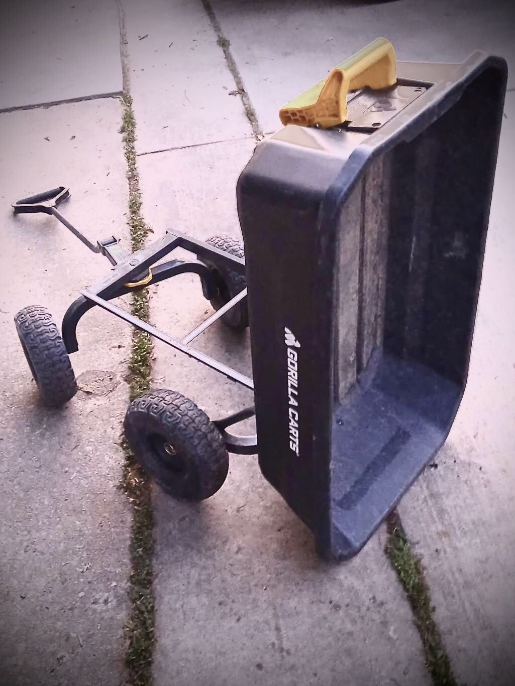Gorilla Poly Dump Cart
