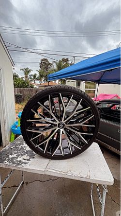 Lexani 26 5 lugs chevy obs & other 5 lugs