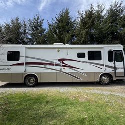 2001 Newmar Kountry Star 3650