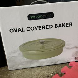 Oval Covered Baker 