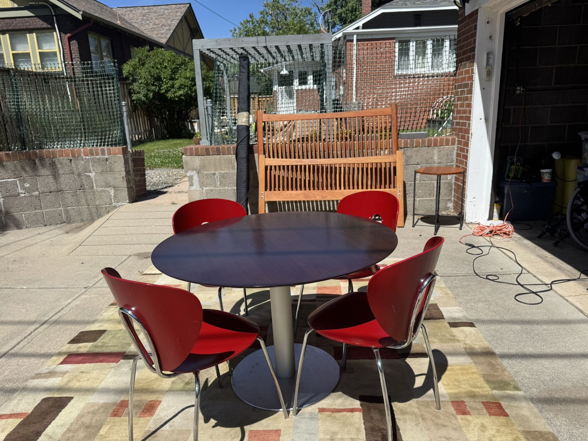 Design Within Reach Dining Table And Chairs